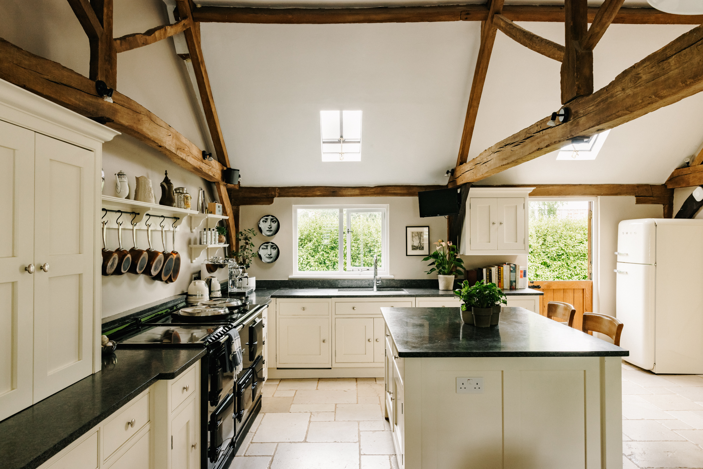 Kings Ash Barn - Image 2