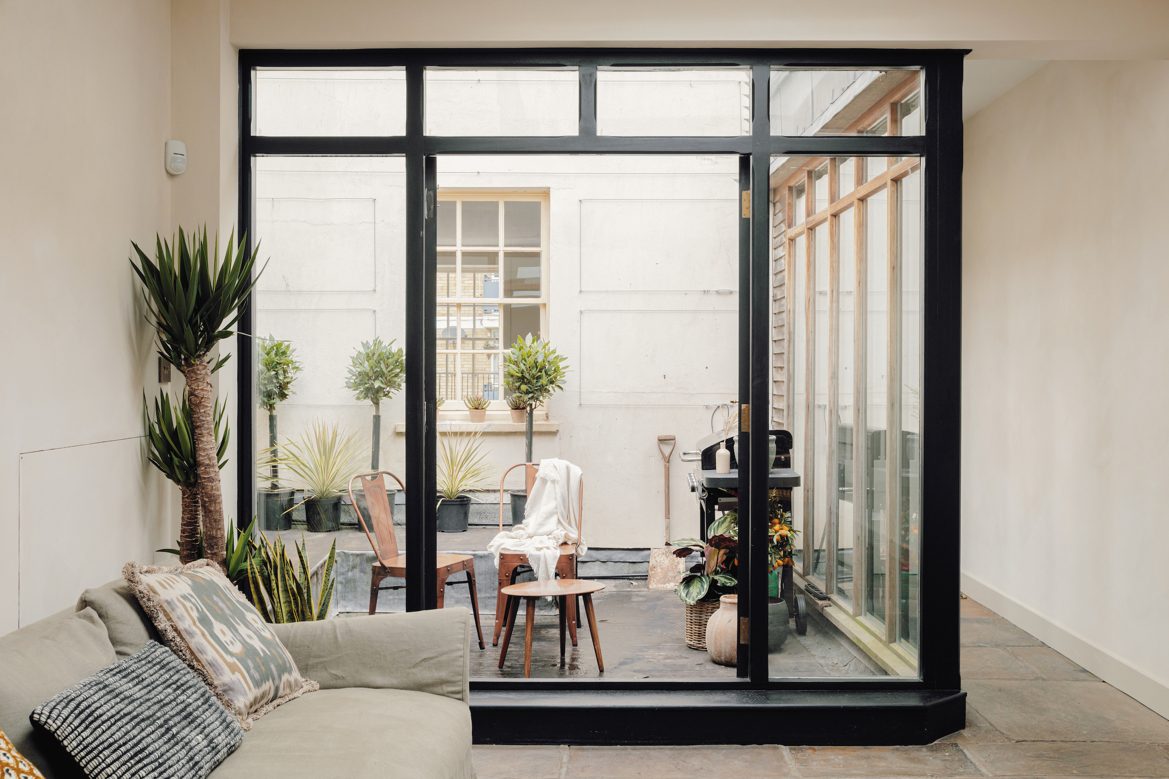 Padbury Court - Image 2