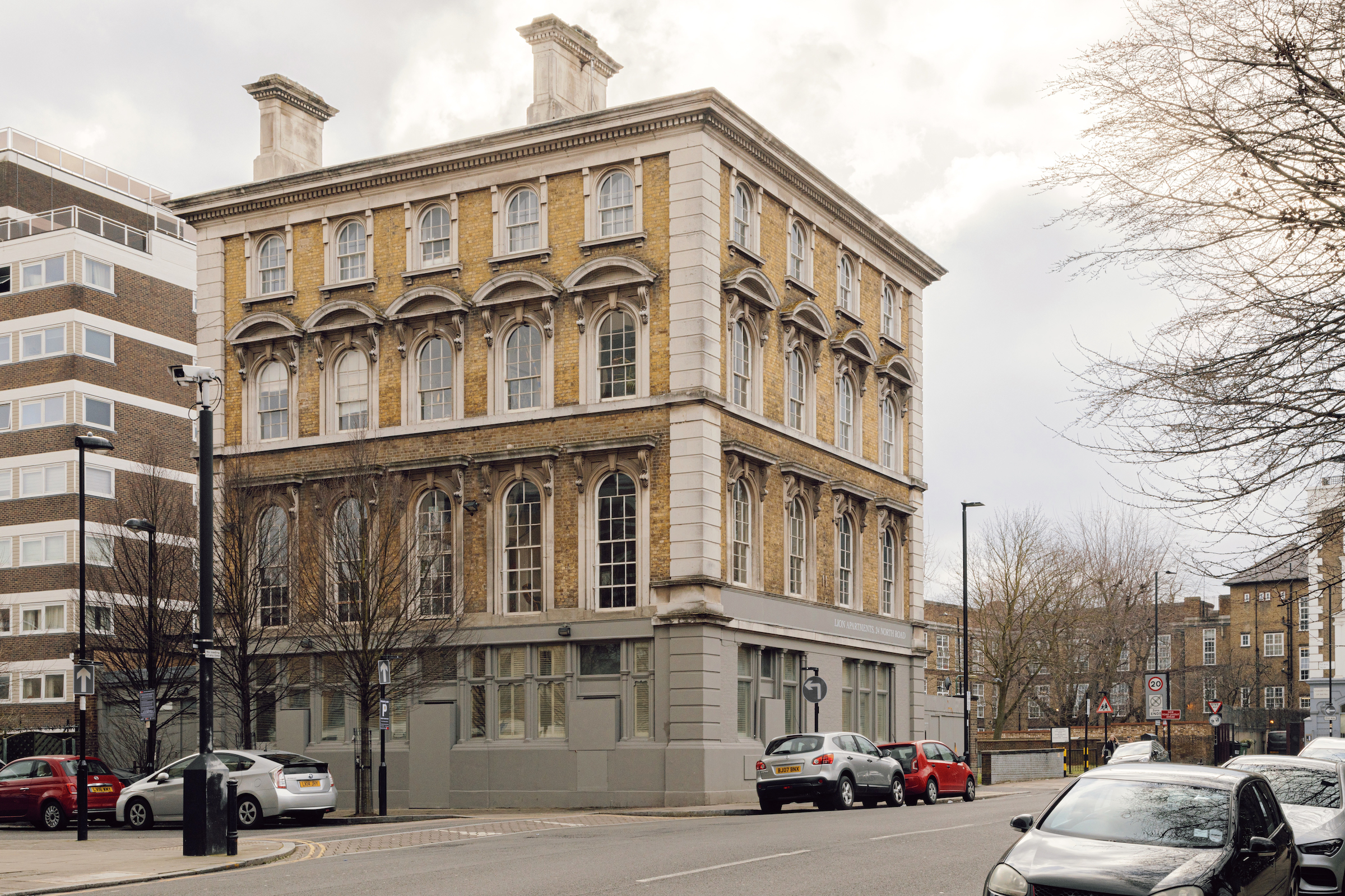 Lion Apartments - Image 2
