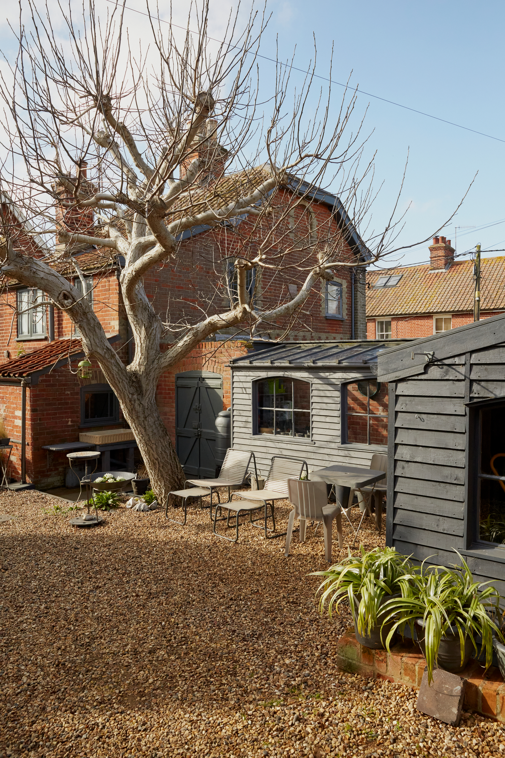 Crespigny Road - Image 5