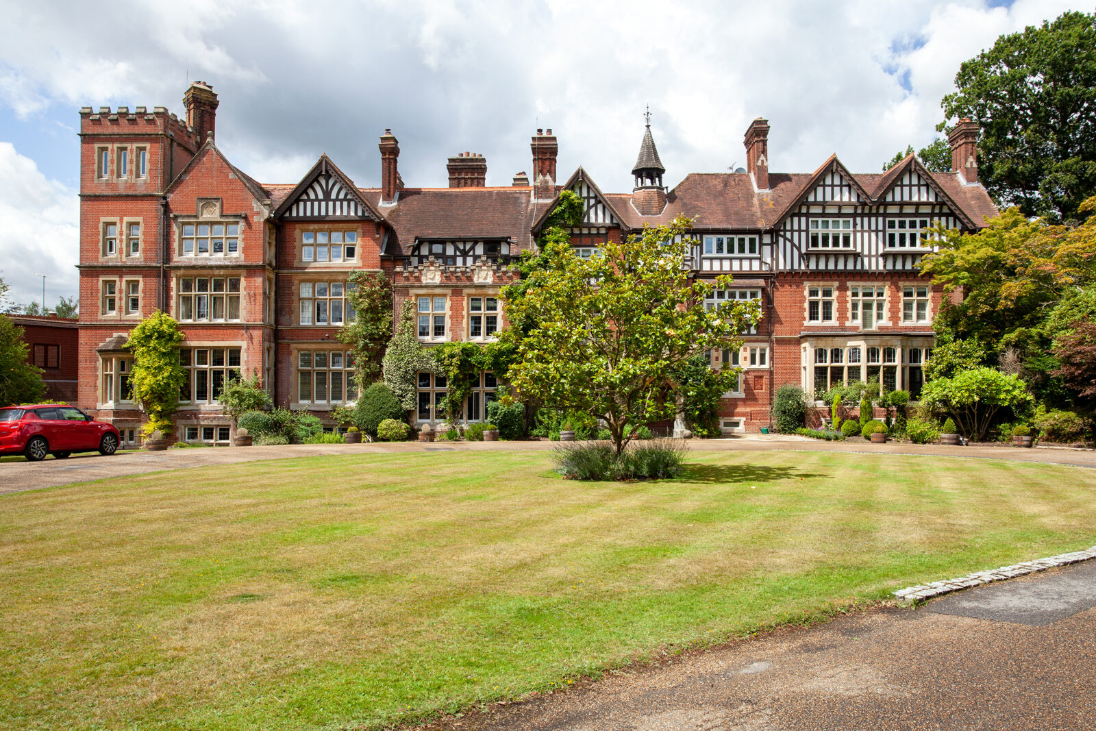 Brook House - Image 2