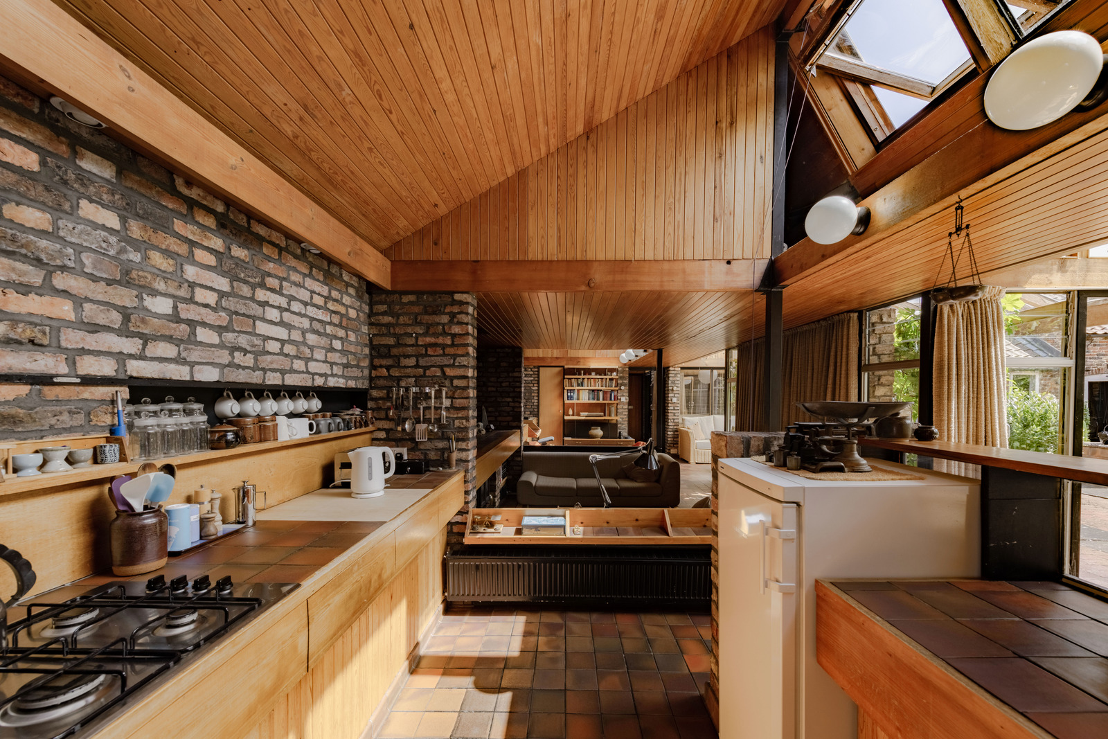 Degrees of learning: the singular vision behind a 70s self-build