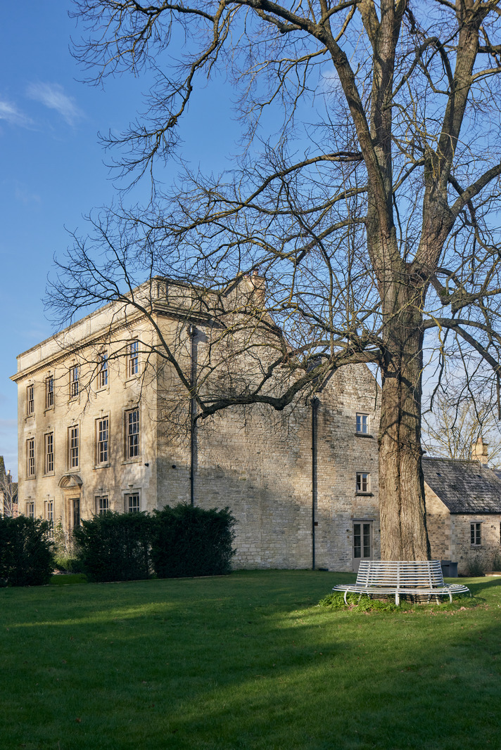 Newton House - Image 5