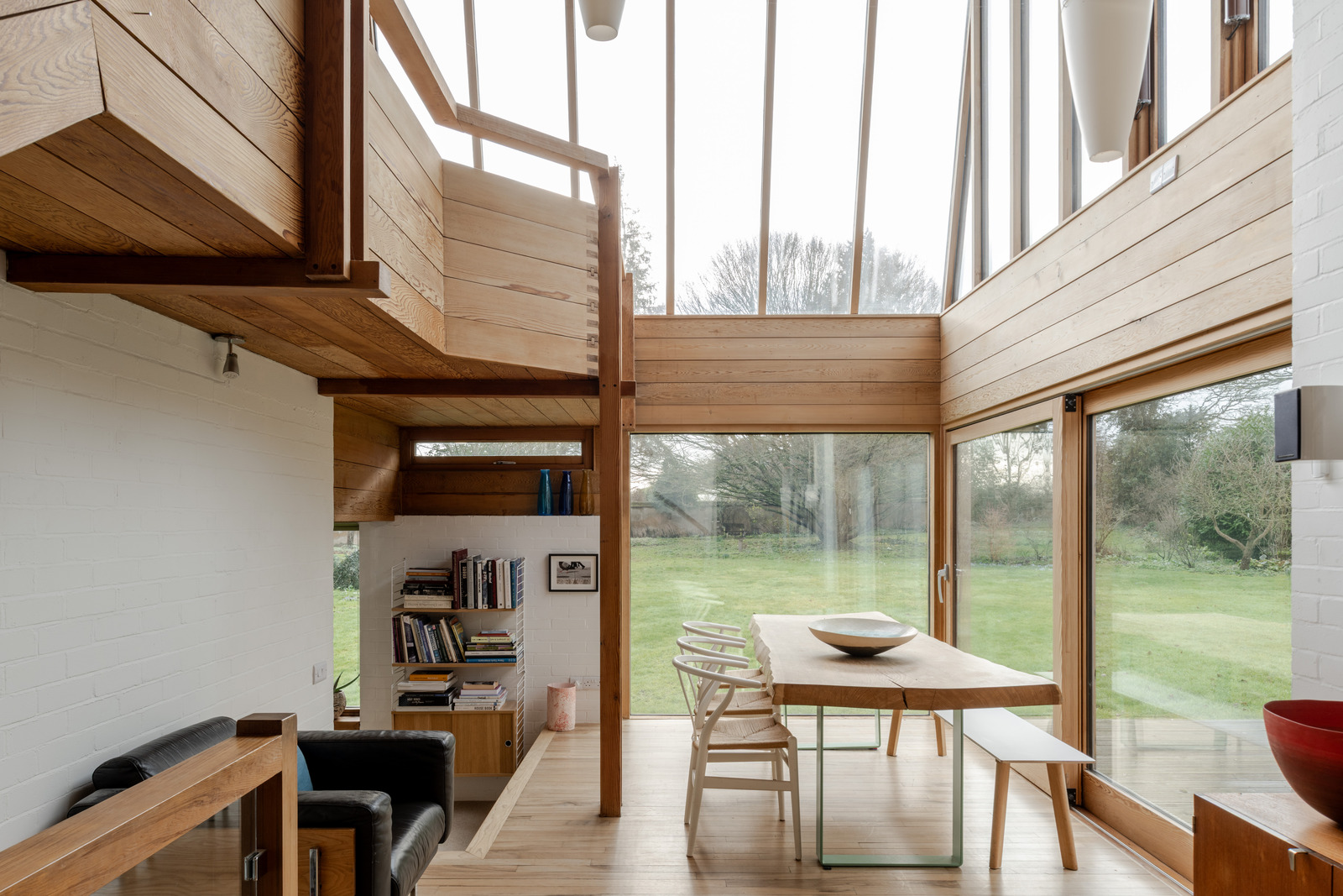 Cocktails, cats and dinner parties: a remarkable Peter Aldington-designed house, now for sale